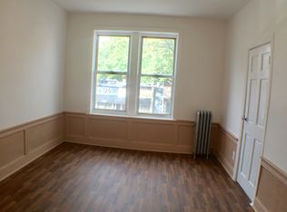 2554 Steinway St #2F, Astoria, NY 11103