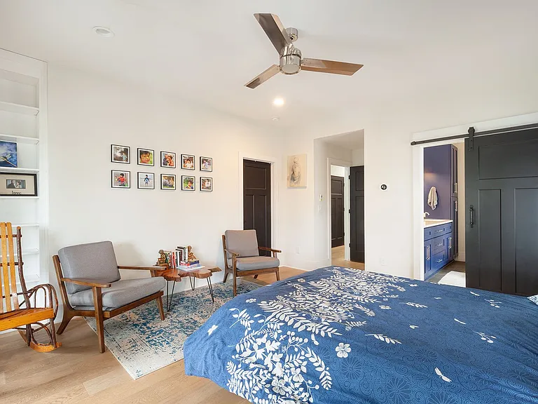 702 Grant Ter SE — Photo 29