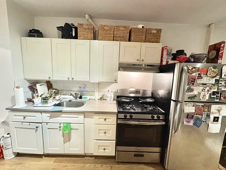 182 Meserole St #2R — Photo 6