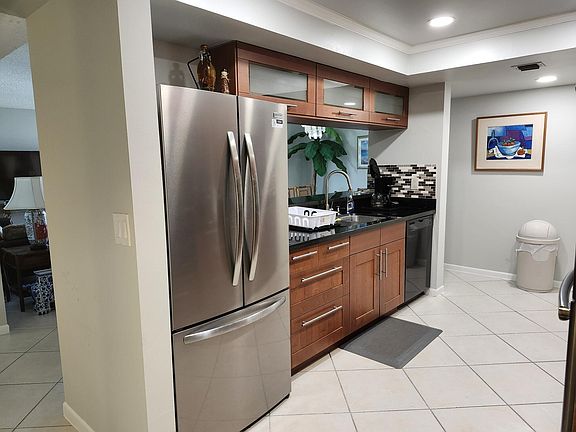 5th image of 450 Egret Cir