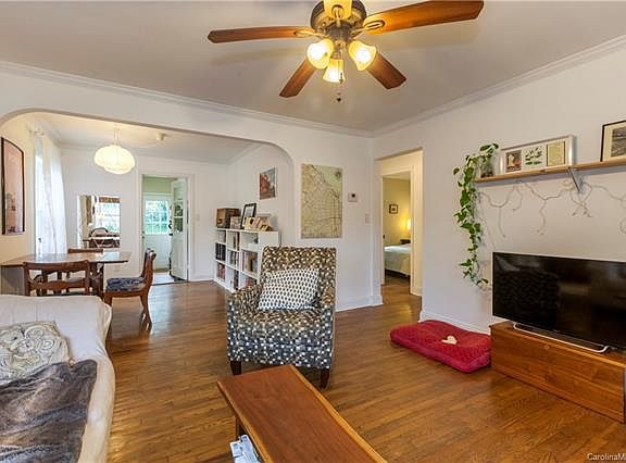 4th image of 2126 Stratford Ave