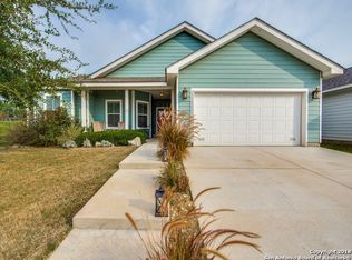 160 Lark Hill Rd, Floresville, TX 78114