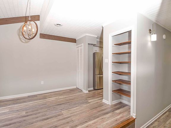 4th image of 2420 Volunteer Pkwy APT 4A