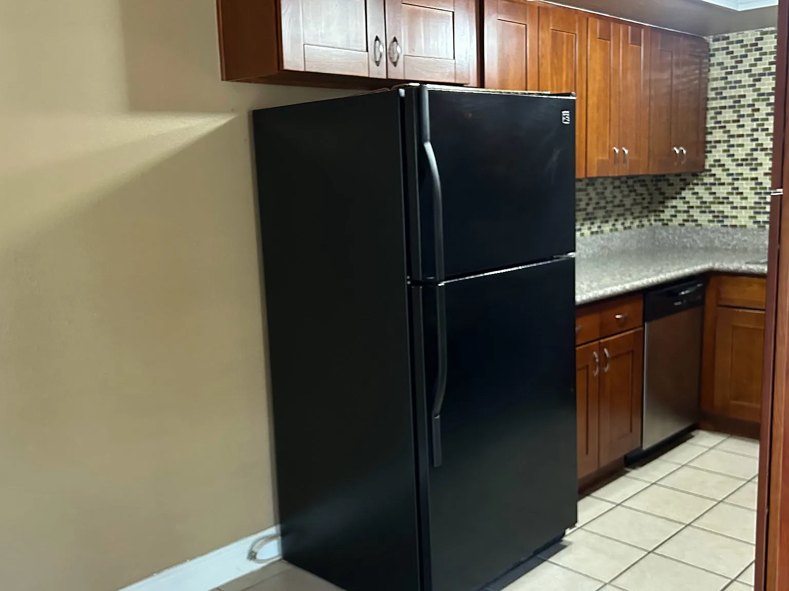 3 bed, 1176 sqft, $2,000 — Photo 4