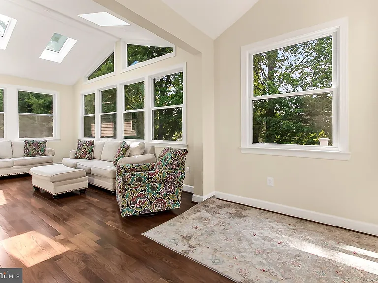 8901 Hargrove Ct — Photo 20