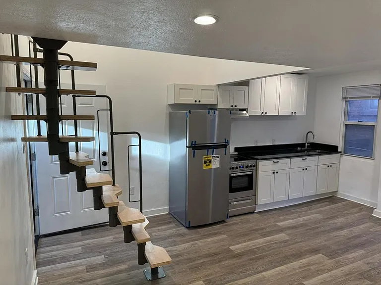 32 Bridge St #3 — Photo 9