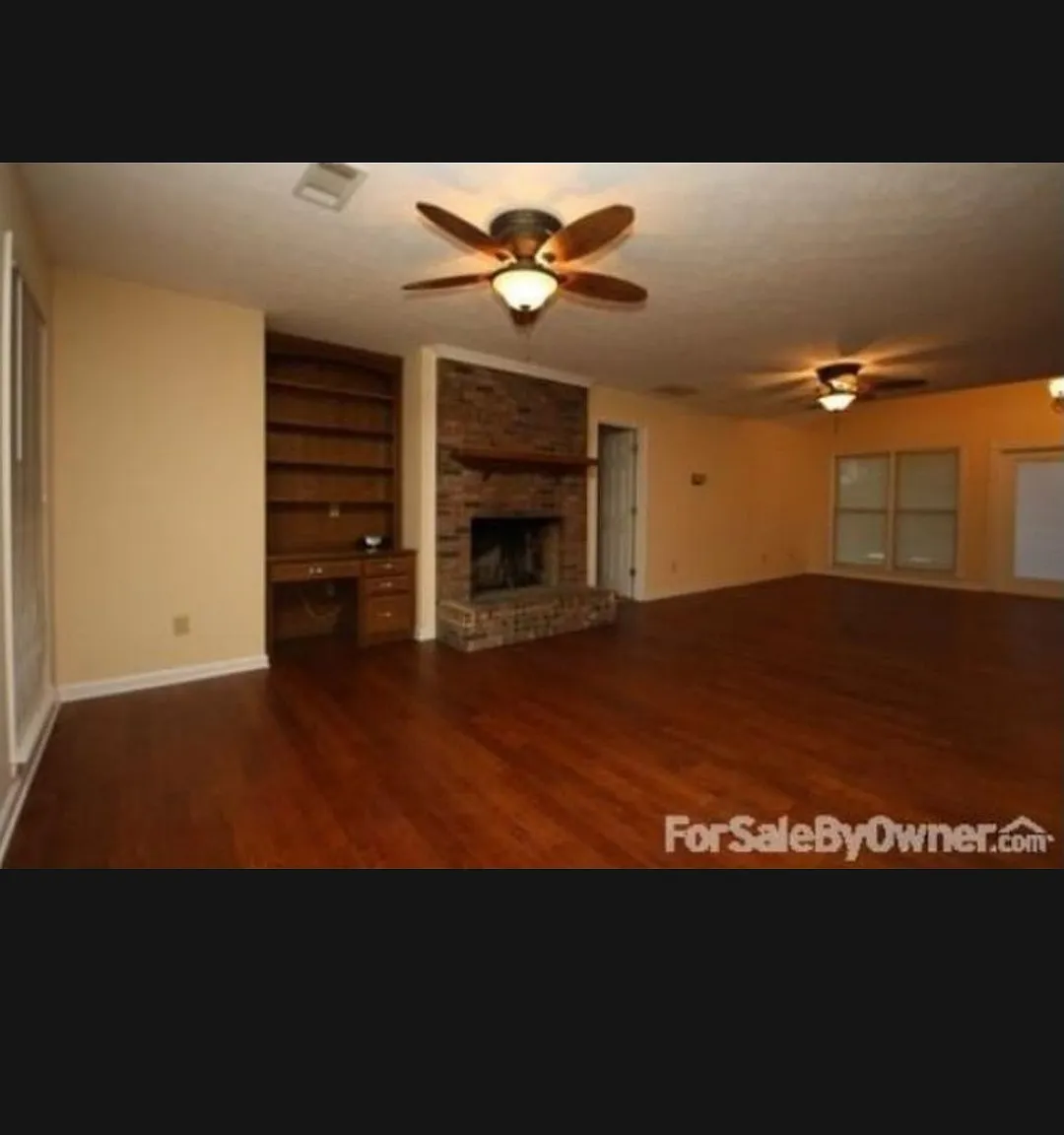 4 bed, 2460 sqft, $2,000 — Photo 2