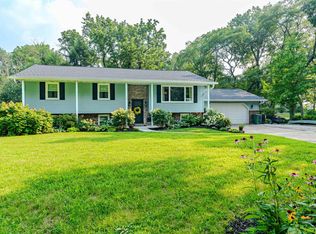 3805 Garden Ct, Pekin, IL