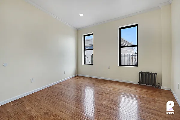 Rented by REZI | media 2