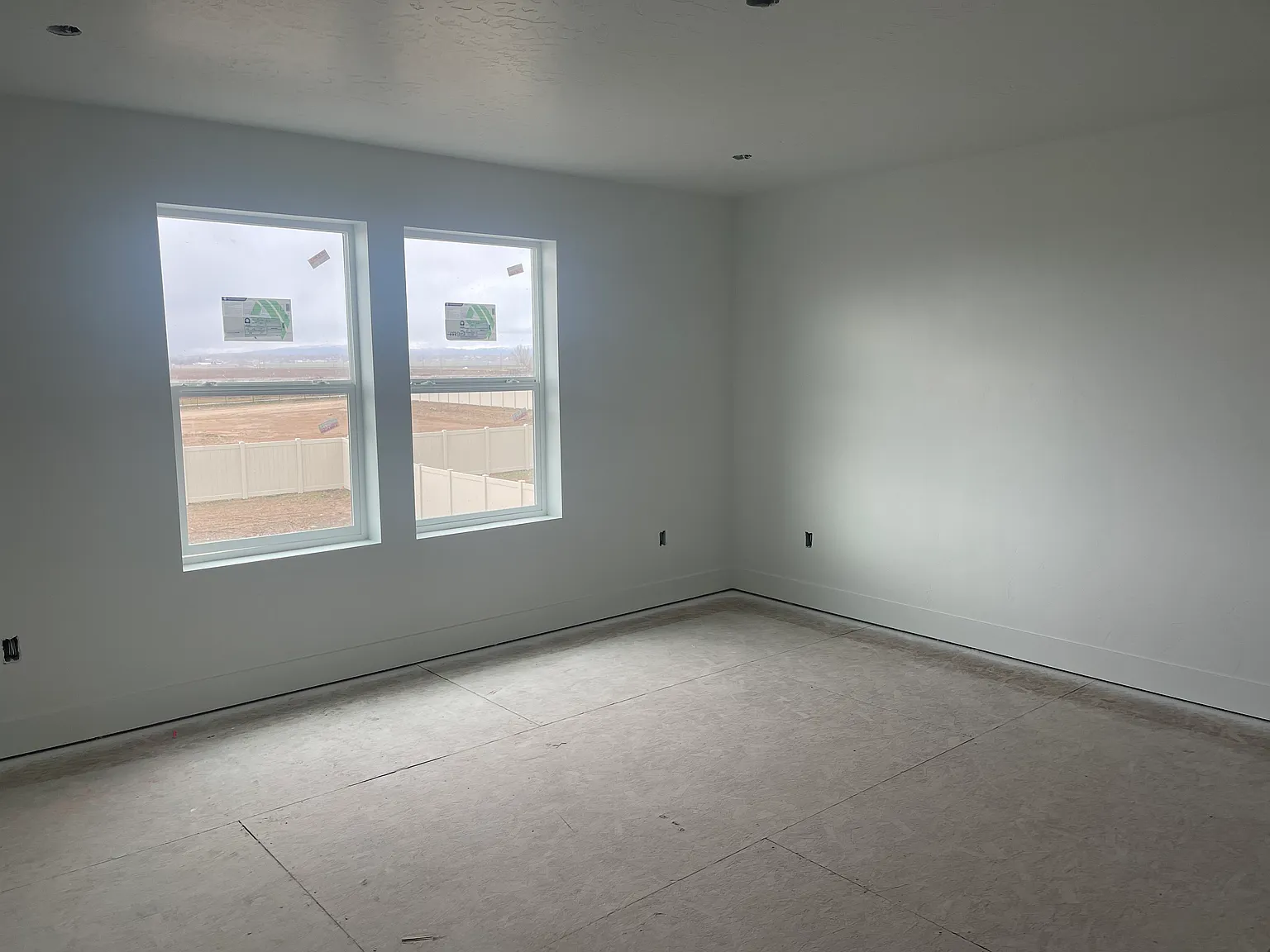 1 bed, 2542 sqft, $1,300 — Photo 2
