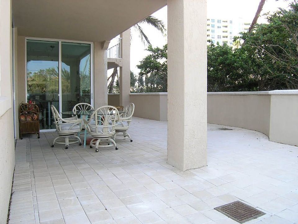 Giant lanai