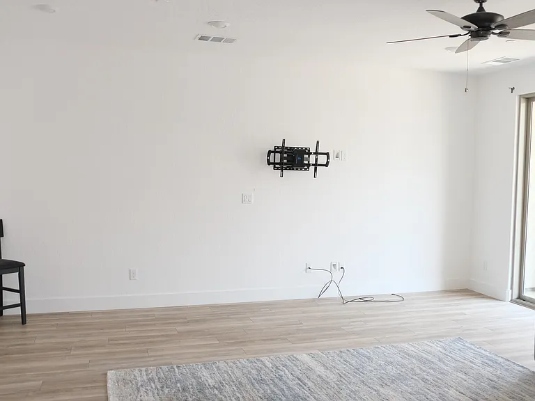 2816 E Teaberry Dr #1 — Photo 16