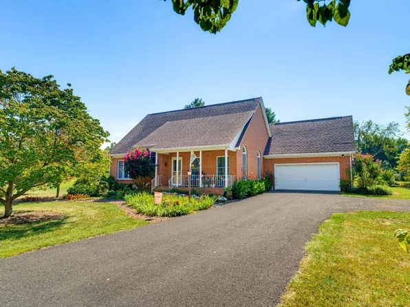 71 Willow Ln, Waynesboro, VA 22980