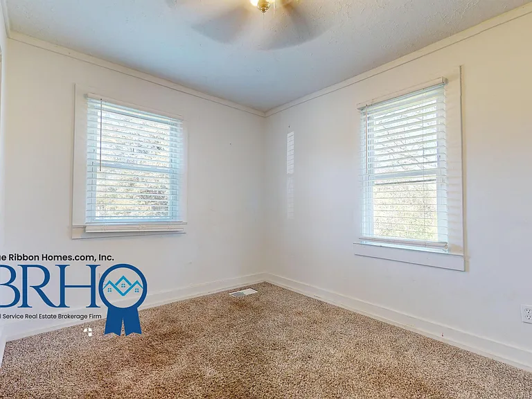 3213 Shields Ave — Photo 14