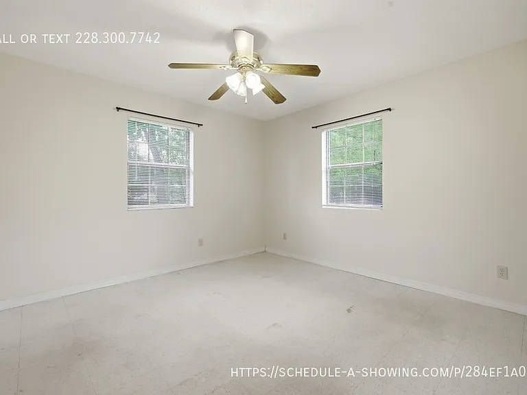 815 Amar St — Photo 8
