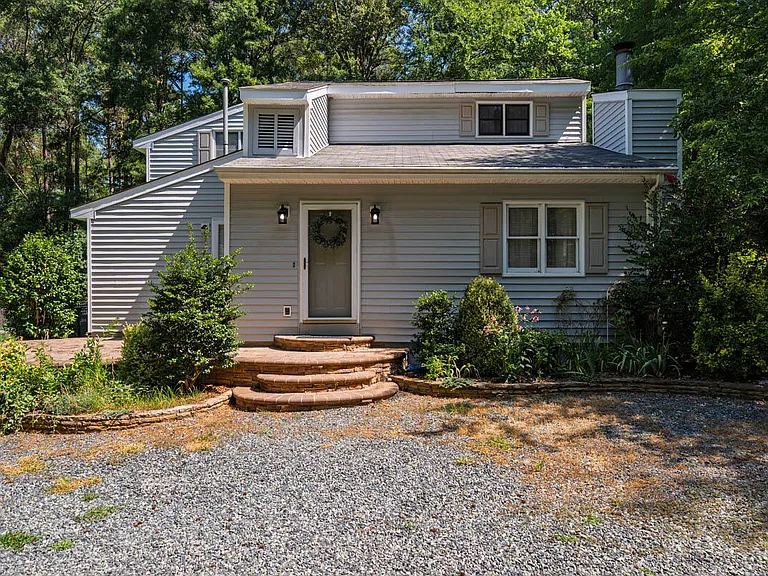 7 Twin Lakes Dr — Photo 1