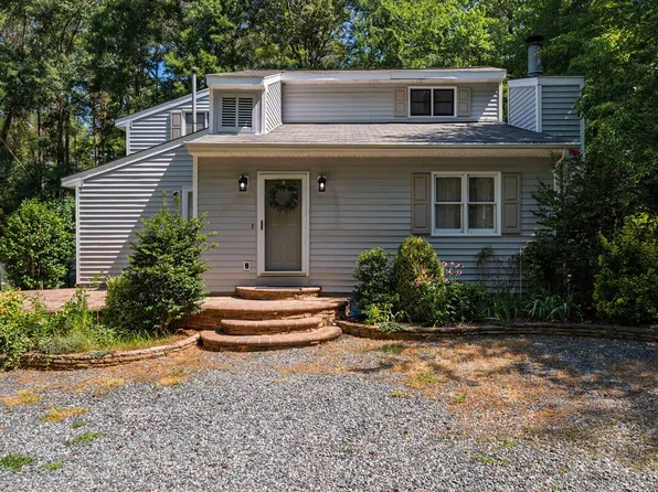 7 Twin Lakes Dr, Pittsboro, NC 27312