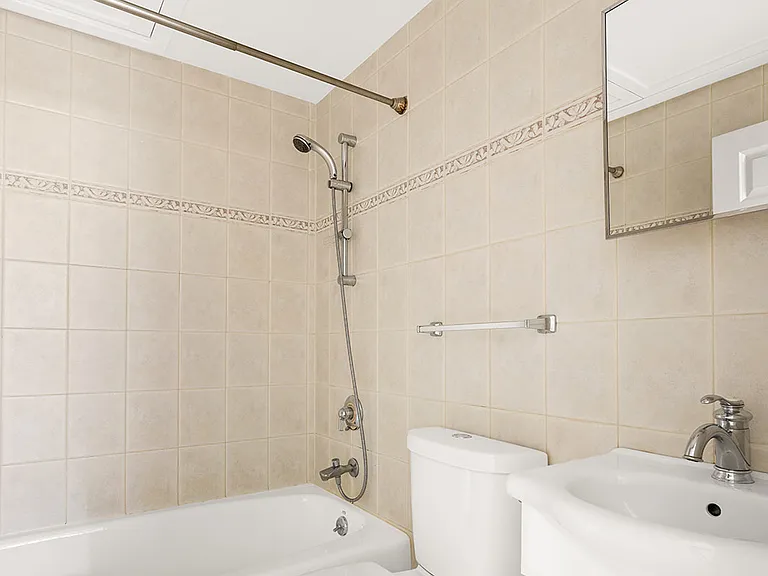 434 Waverly Ave #2 — Photo 6
