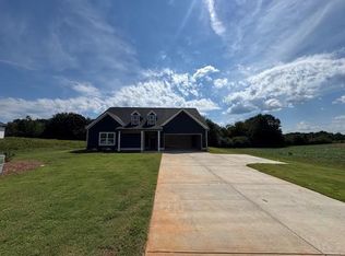 36 Creek Stone Dr, Hartwell, GA 30643