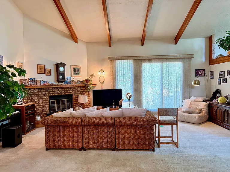 6349 S Jamestown Ct — Photo 2