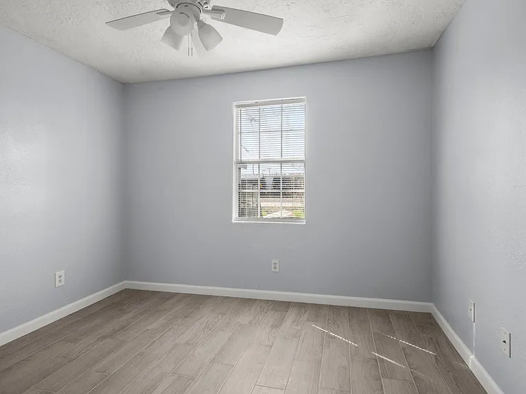 5607 Barton St — Photo 10