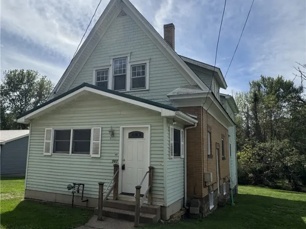 565 Indiana Rd, Creekside, PA 15732