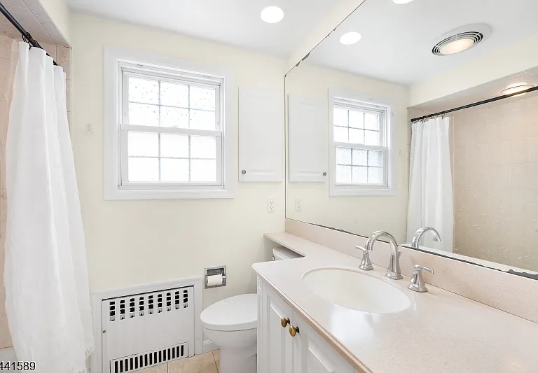 239 Washington St — Photo 13