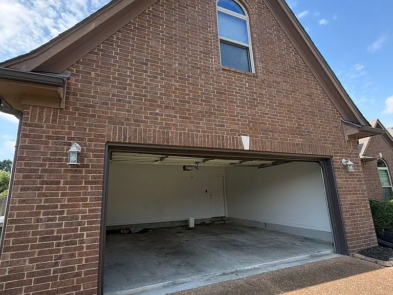 6839 Hare Pointe Dr — Photo 2