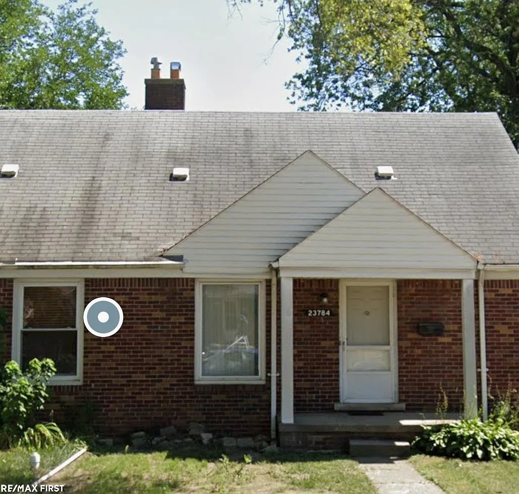 23784 Brittany Ave photo 1