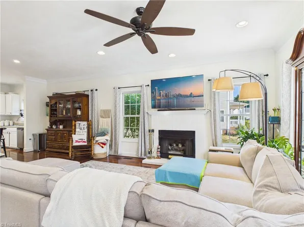 103 Brighton Village Ln, Archdale, NC 27263
