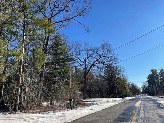 Exterior Neighborhood (street photo)
