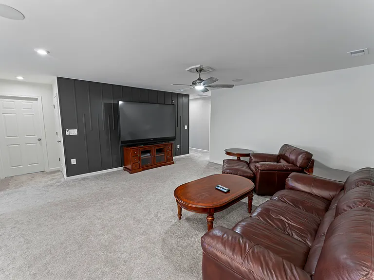 7810 Bexley Ln — Photo 11