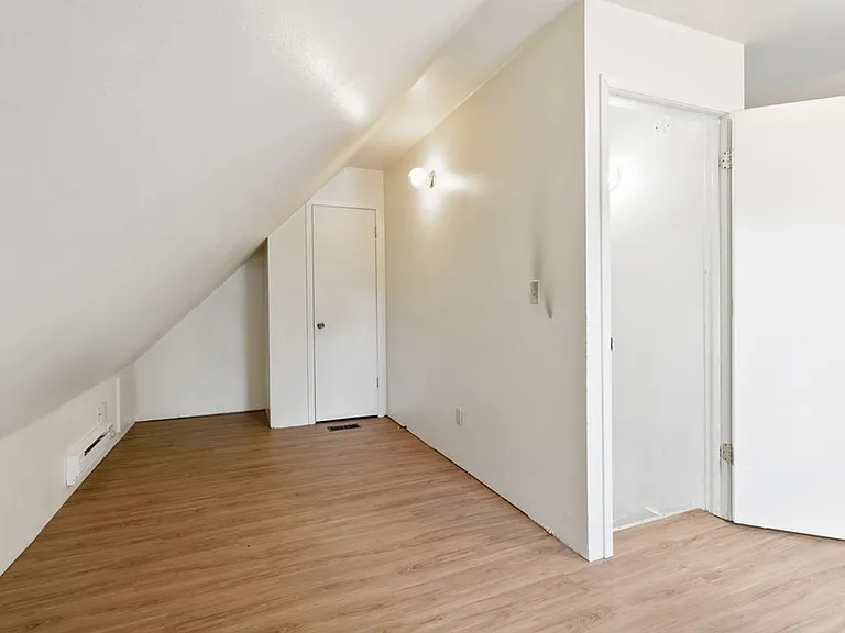 2110 College St - Cedar Falls — Photo 14