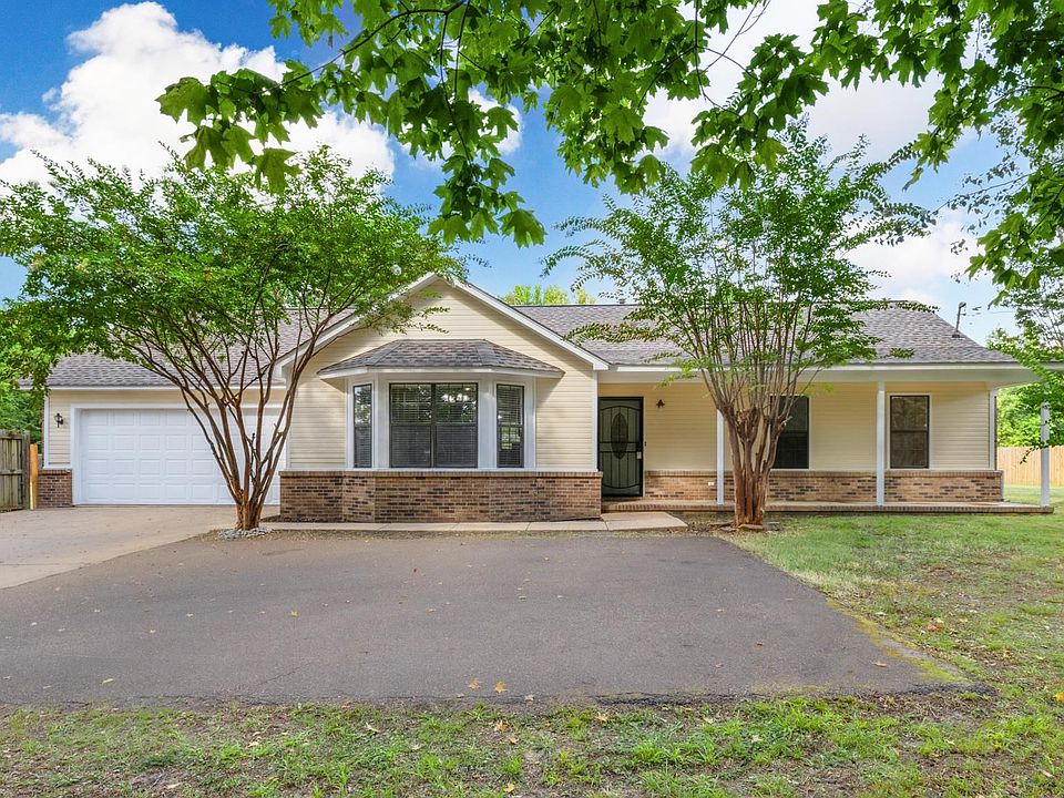 1st image of 48 Brenda Dr