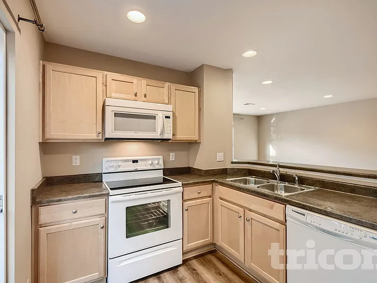 2172 Willow Ct — Photo 5