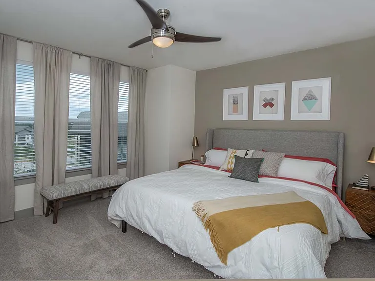 Ocotillo Apartments — Photo 7