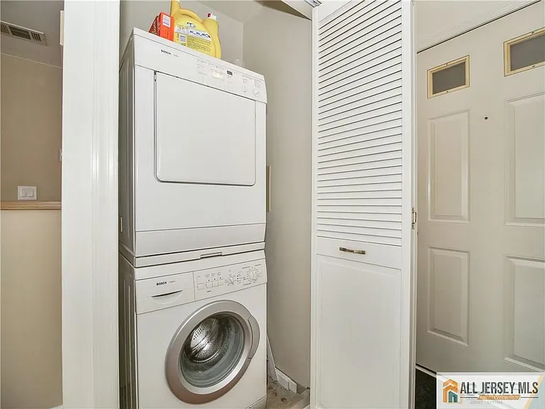 39 Lear Ct — Photo 9