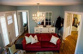 3rd image of 124 Riverview Dr