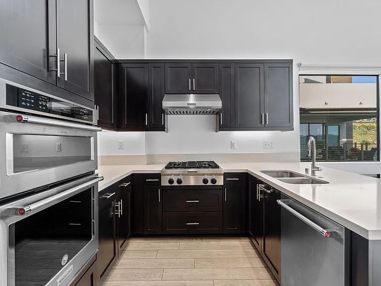 8547 Aspect Dr — Photo 4