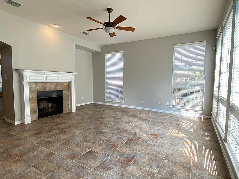15861 Twin Cove Dr — Photo 18