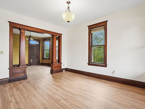 4th image of 761 Cottage Pl