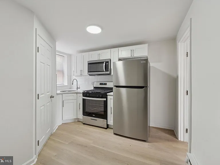 1626 N 17th St #302 — Photo 2