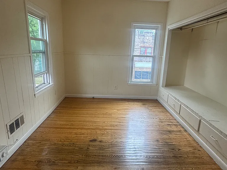 1502-1504 Clifford Ave #UP — Photo 5
