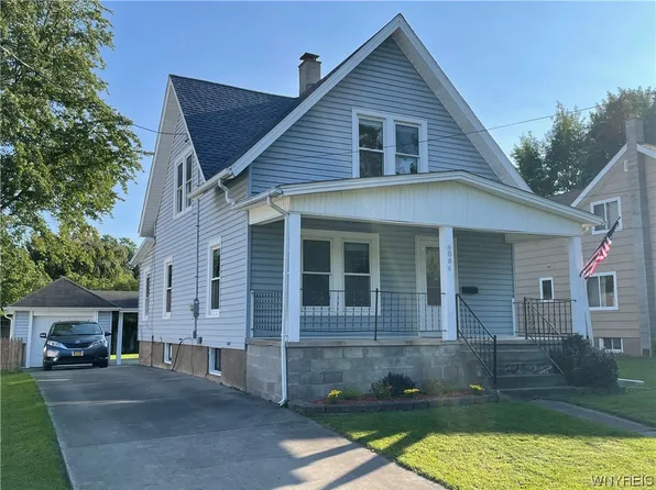 6086 Exchange St, Newfane, NY 14108