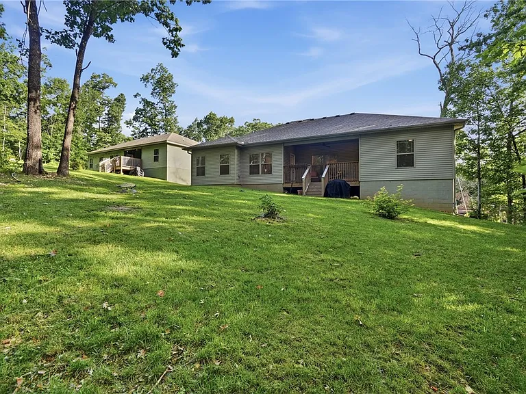 8 Leyland Dr — Photo 31