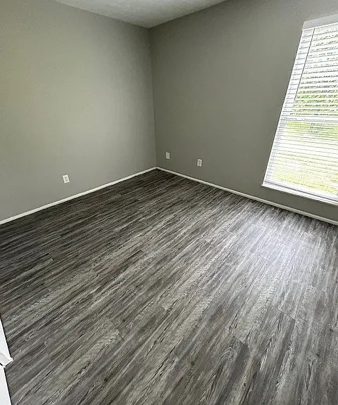 unfurnished bedroom