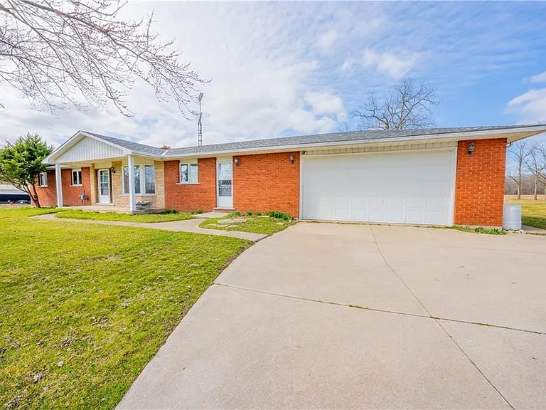 5213 Governors Rd — Photo 3