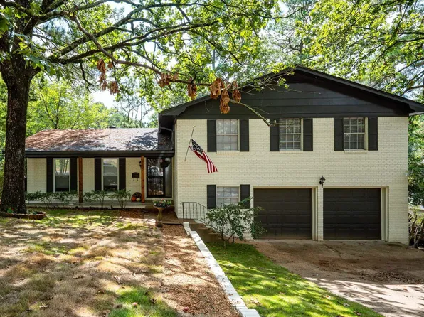 8307 Chatham Dr, Little Rock, AR 72227