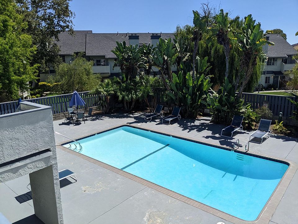 2nd image of 1043 Southwood Dr APT I