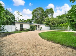 6400 SW 62nd Ct S, Miami, FL 33143